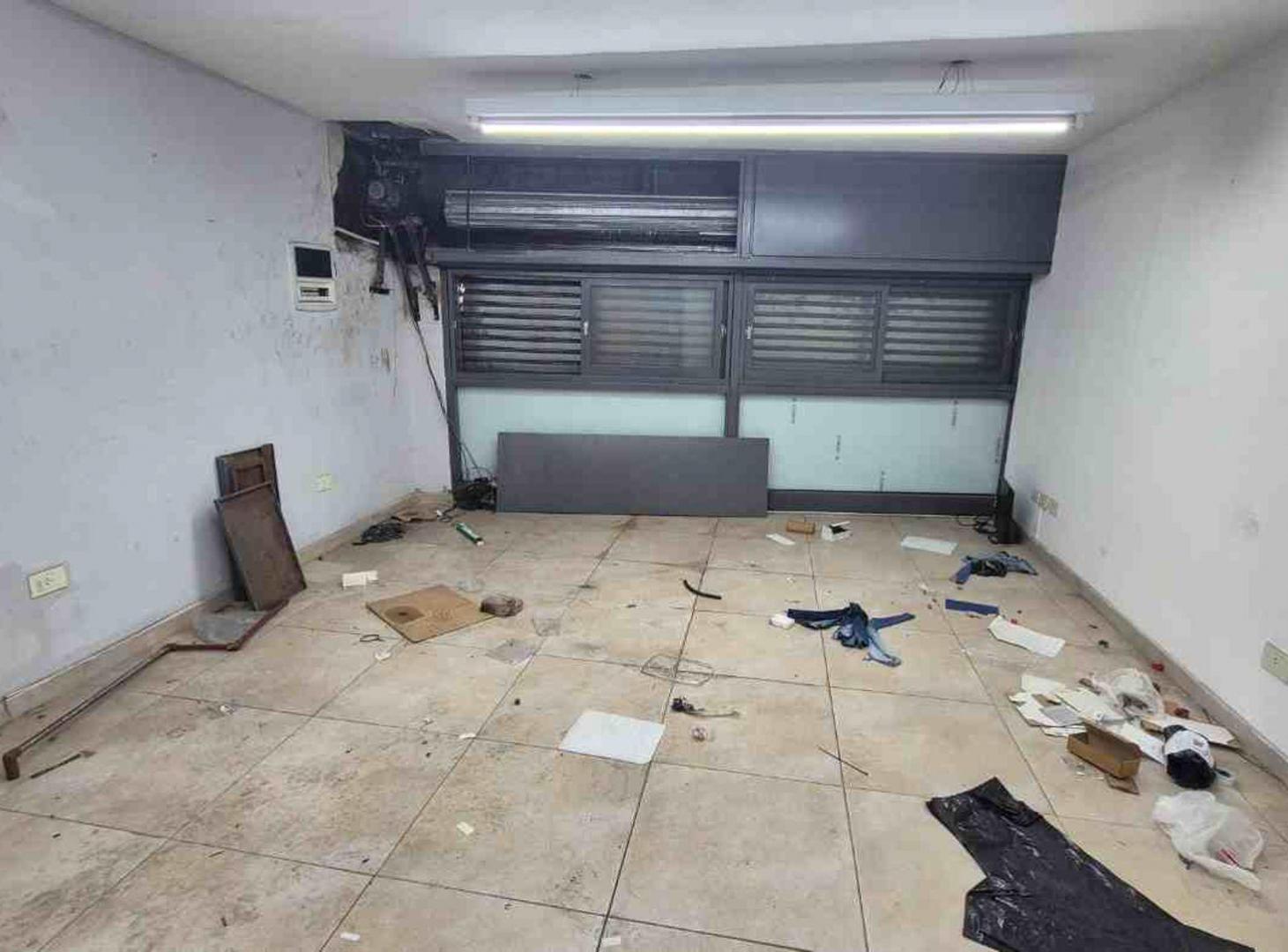 Foto de VENTA DE LOCAL EN FLORES, imagen 1