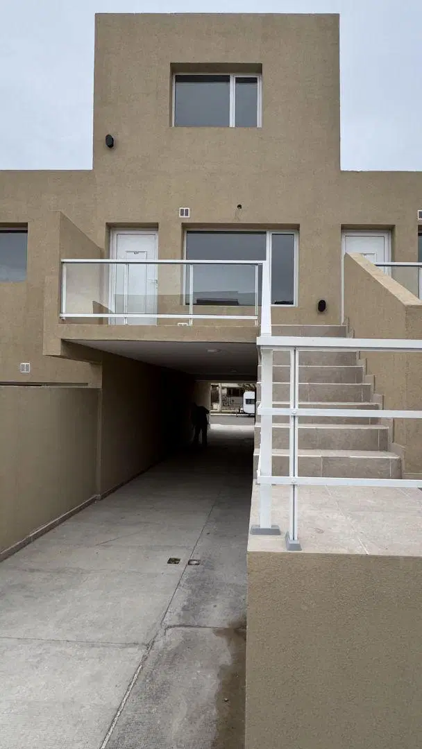 Duplex a estrenar, de 2 dormitorios con cochera en alquiler - Mitre 1719 3
