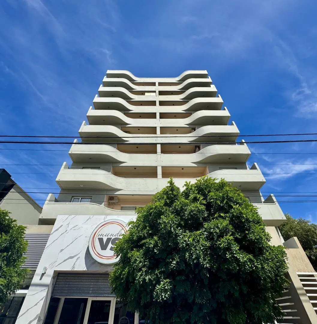 Amplio departamento de 2 dormitorios con gran balcón y excelente luminosidad 2