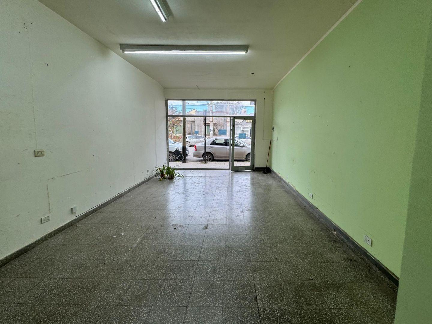 Foto de Se alquila local céntrico en Trelew - San Martín 609, imagen 3