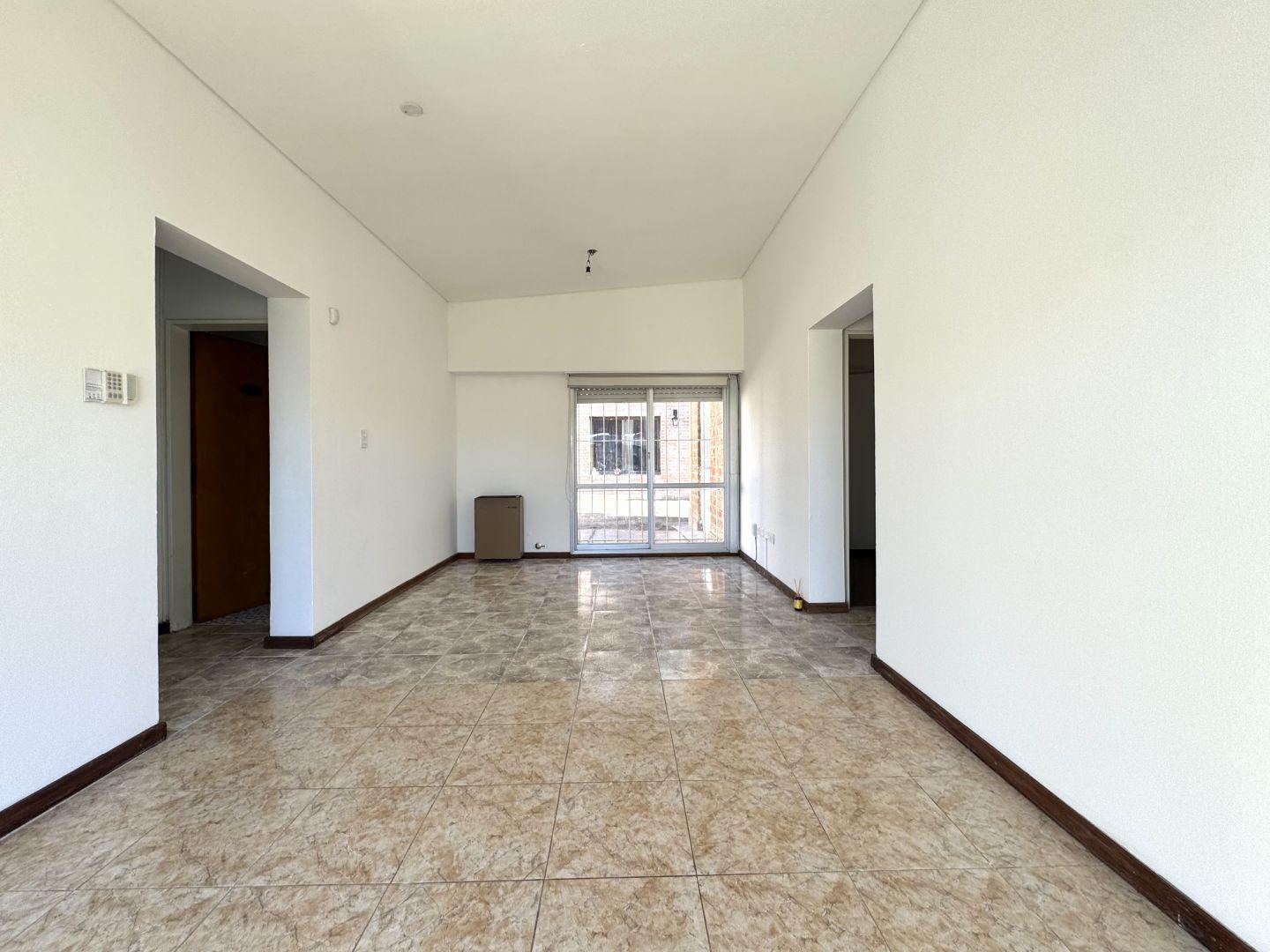 Foto de Casa en Alquiler de 4 Dormitorios con Gran Jardín  Barrio Supervisores, imagen 5