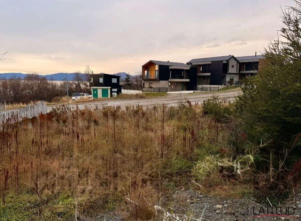 Lote en venta de 892.12m² ubicado en Terrazas del Fin del Mundo 4