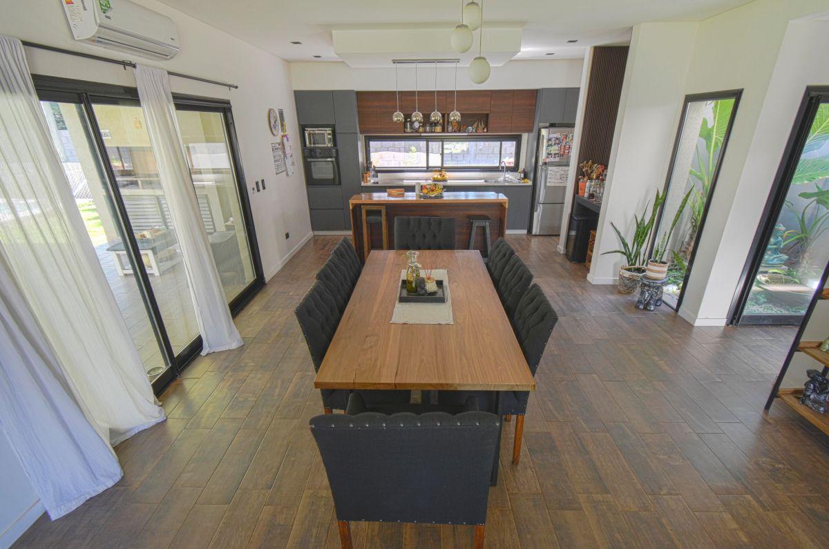 Foto de Casa Moderna de 5 Ambientes en Venta – Lagos de Canning, imagen 3
