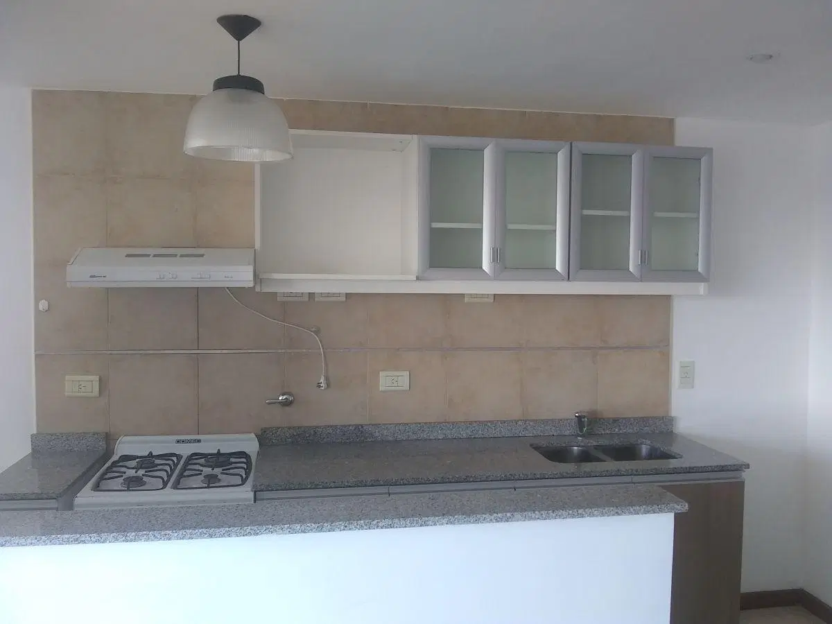 DEPARTAMENTO DOS AMBIENTES + COCHERA 2