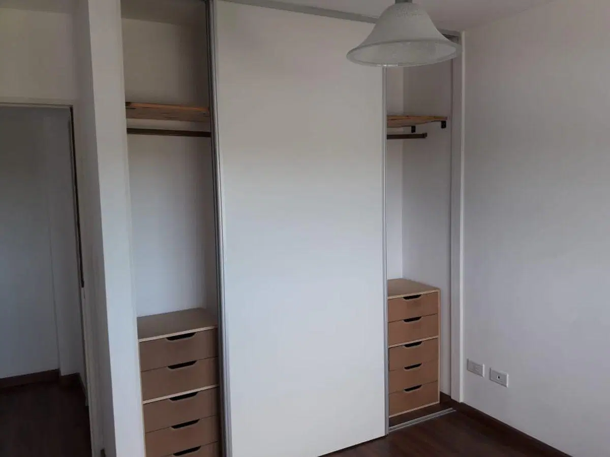 DEPARTAMENTO DOS AMBIENTES + COCHERA 5