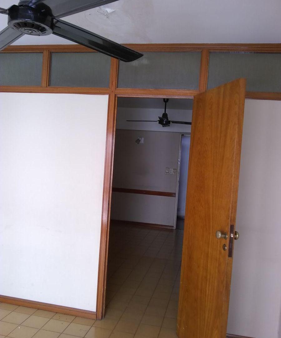 Foto de OFICINA CON COCHERA EN LAS LOMITAS, imagen 3