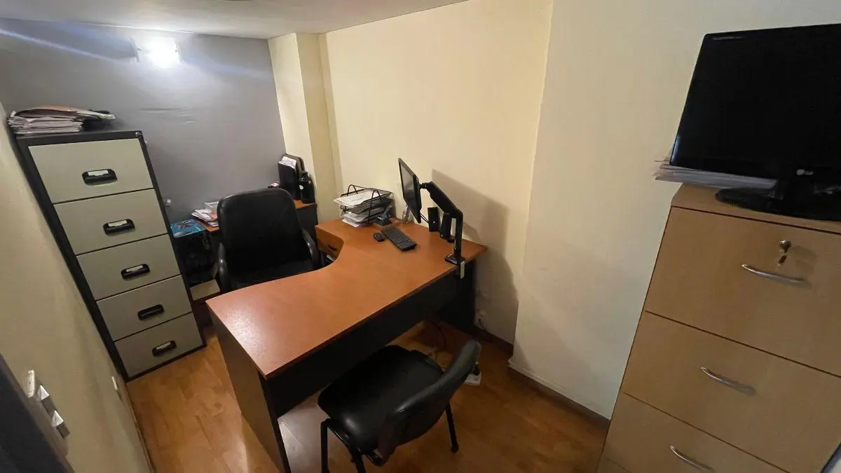 OFICINA CENTRICA EN VENTA 8
