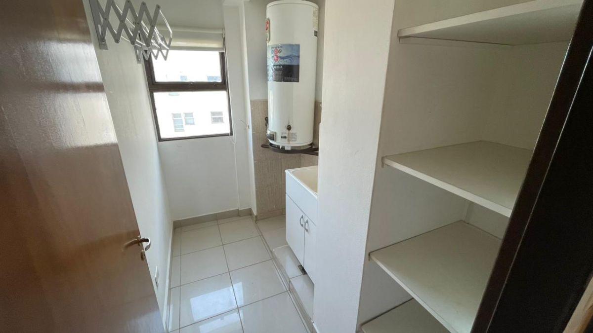 Foto de Departamento remodelado de 3 dormitorios y cochera cubierta, imagen 5