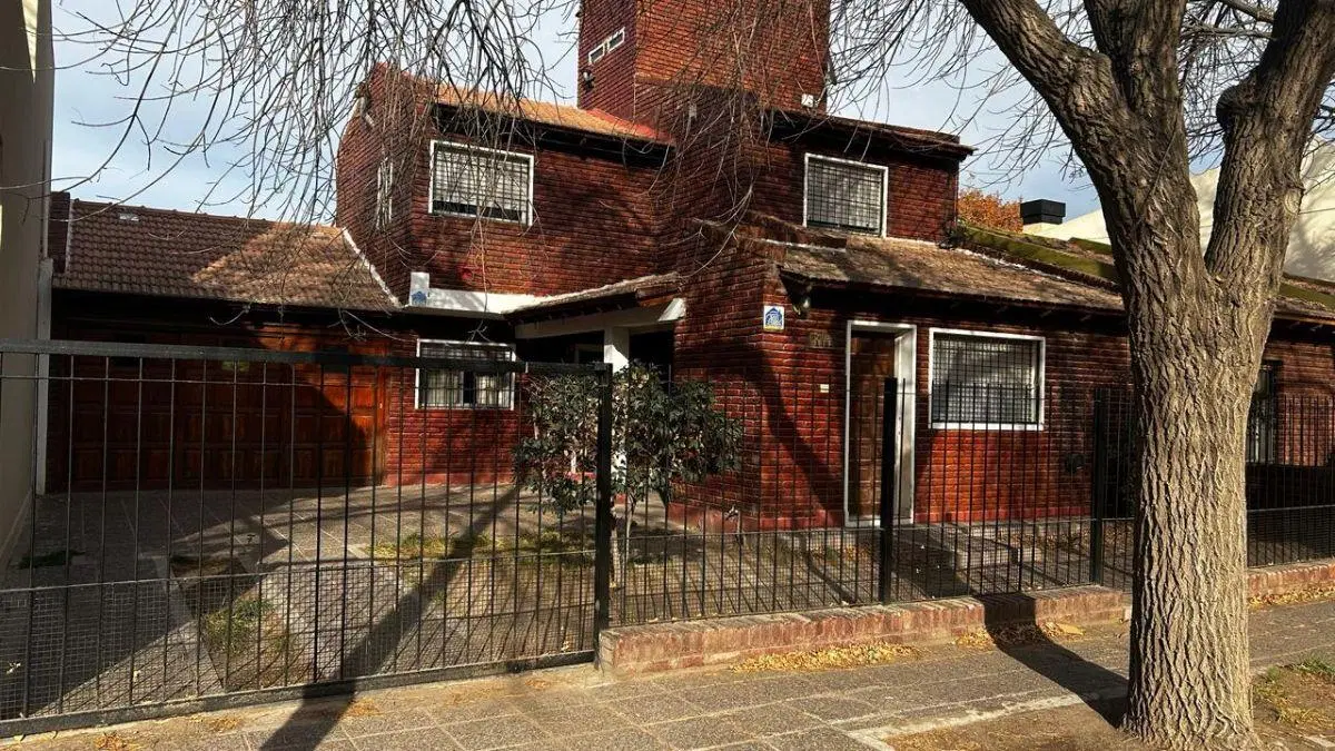 Casa en VENTA de 3 dormitorios en Barrio El Manzanar 4