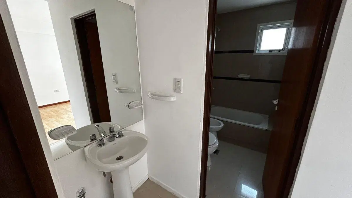 Departamento de 1 dormitorio con cochera descubierta en Barrio San Pablo 5