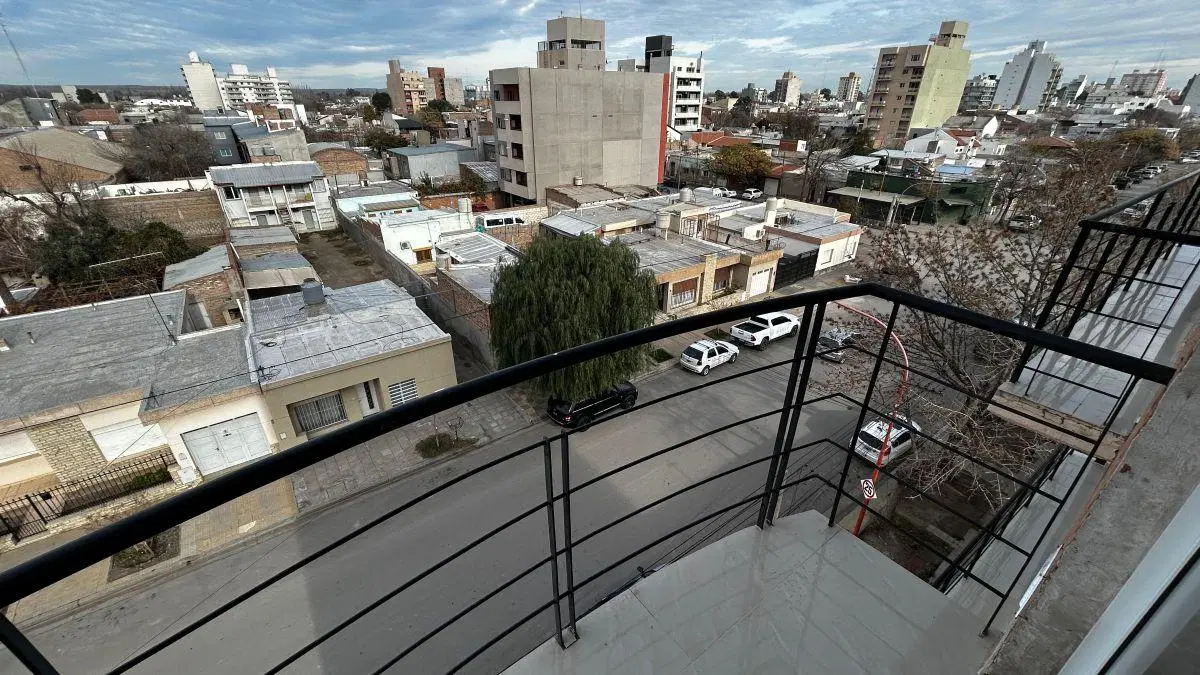 Departamento de 1 dormitorio con cochera descubierta en Barrio San Pablo 4