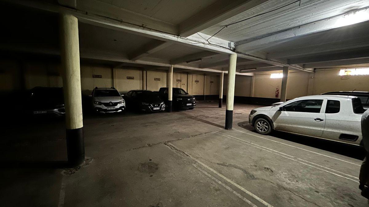 COCHERA CUBIERTA EN ALQUILER – EDIFICIO TORINO en pleno centro de Cipolletti