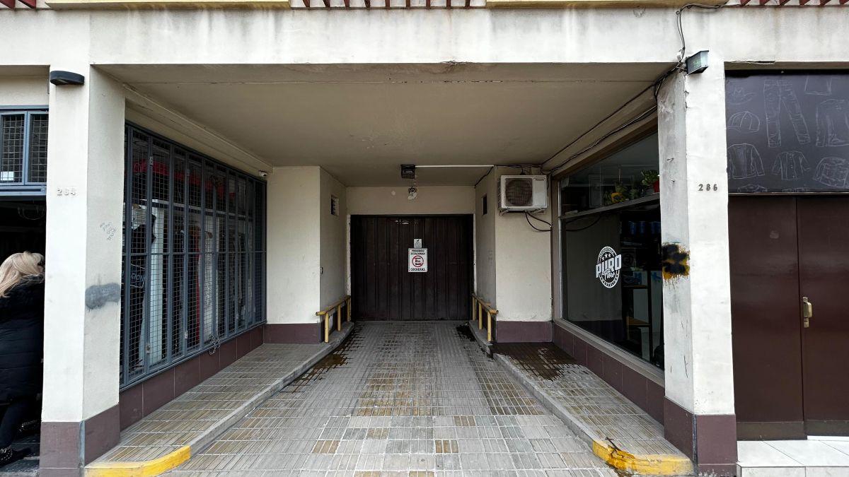 Foto de COCHERA CUBIERTA EN ALQUILER – EDIFICIO TORINO en pleno centro de Cipolletti, imagen 3