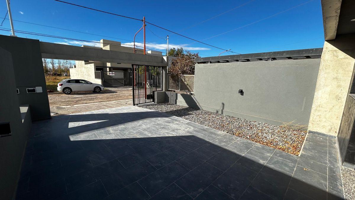 Foto de CASA A ESTRENAR EN ALQUILER 2 dormitorios y parrilla, imagen 3