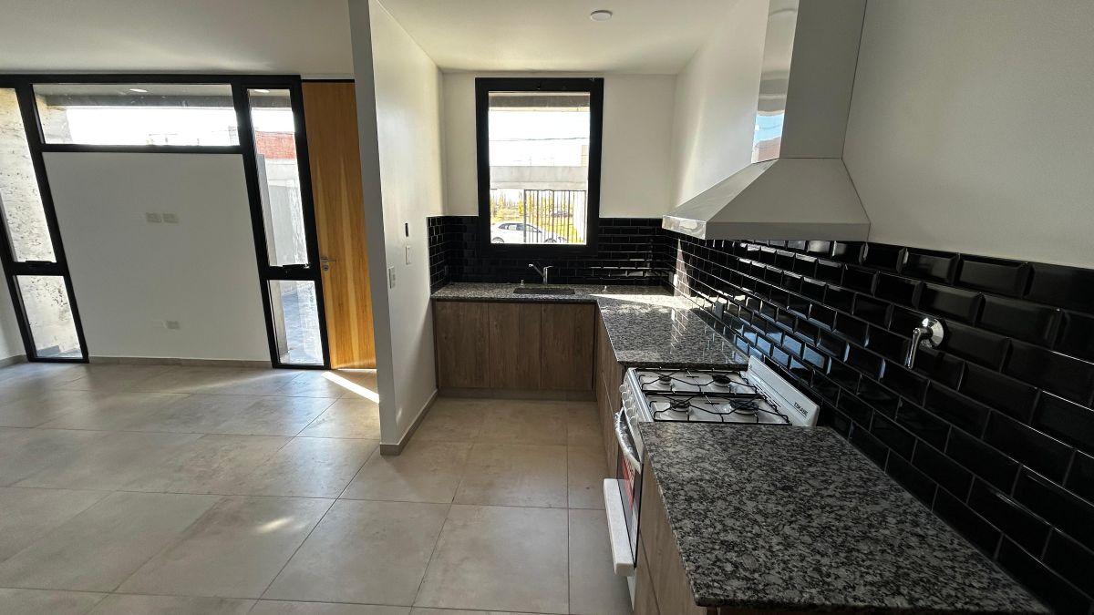 Foto de CASA A ESTRENAR EN ALQUILER 2 dormitorios y parrilla, imagen 5