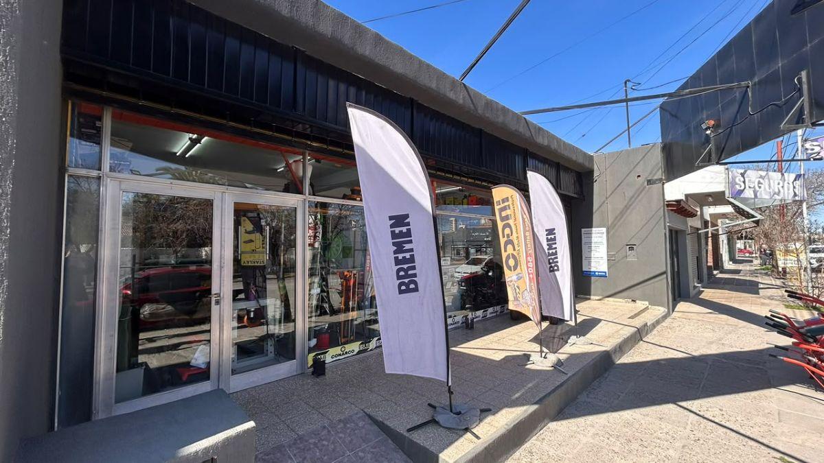 Foto de Local comercial en venta + terreno de 750 m² – Mengelle 971 – Ideal, imagen 1