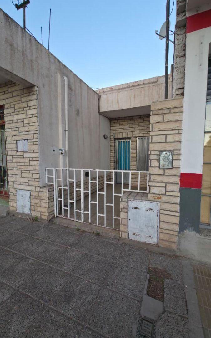 Foto de Casa en venta con local comercial en centro de Cipolletti, imagen 1