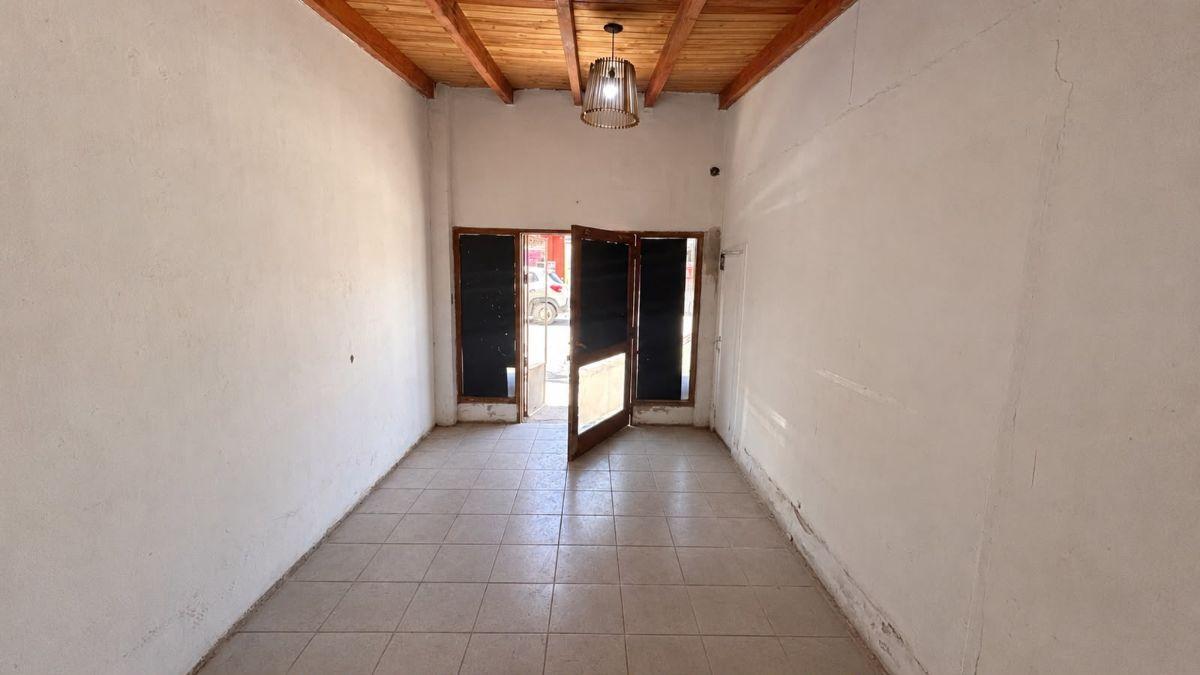 Foto de Local comercial en alquiler en Pleno centro de Fernandez Oro, imagen 3