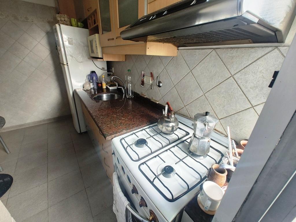 Foto de Departamento en Venta - 3 ambientes al frente en Parque Centenario, imagen 1