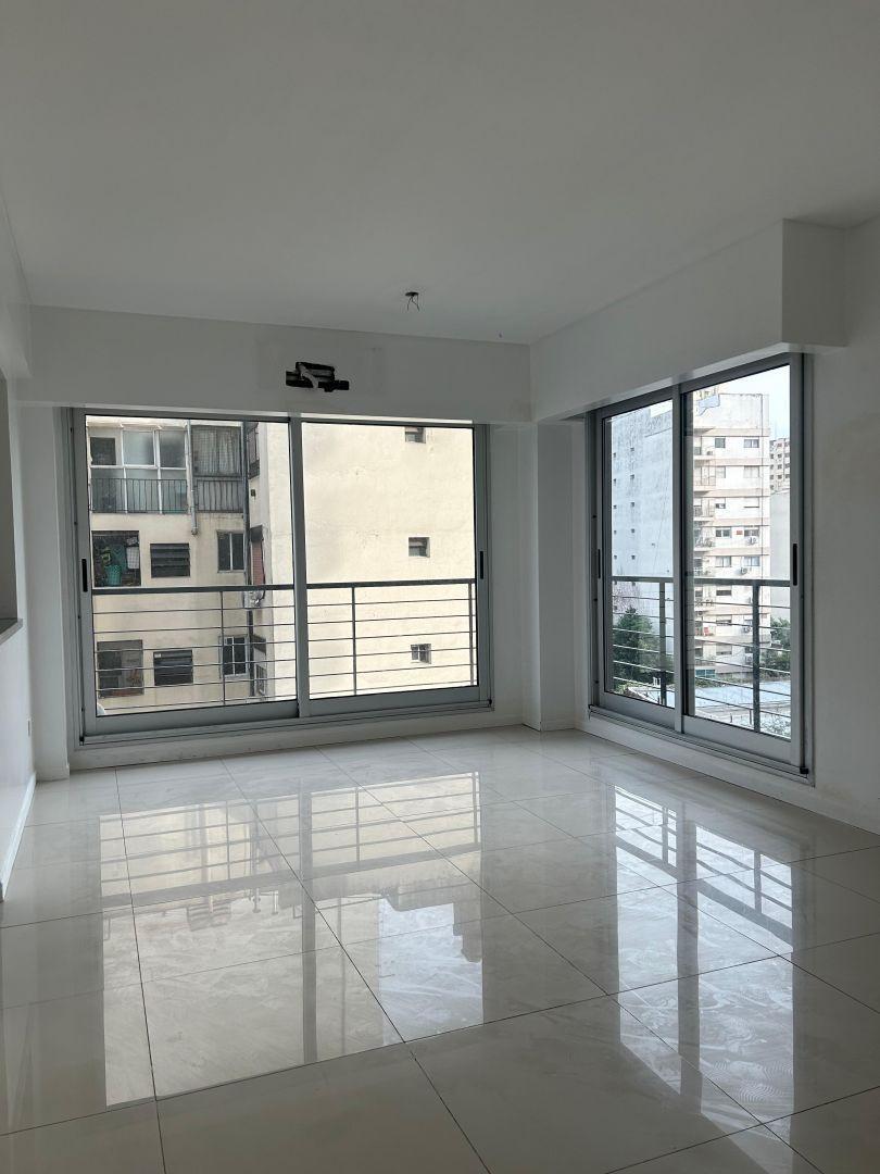 Foto de VENTA TRES AMBIENTES CON COCHERA APTO CREDITO, imagen 3