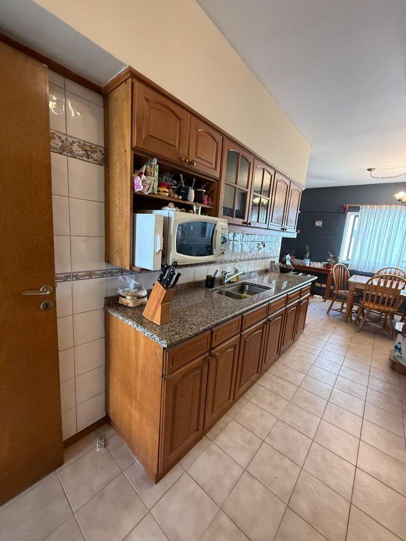 Foto de PISO 4 AMBIENTES CON COCH. Y BAULERA - CABALLITO, imagen 3