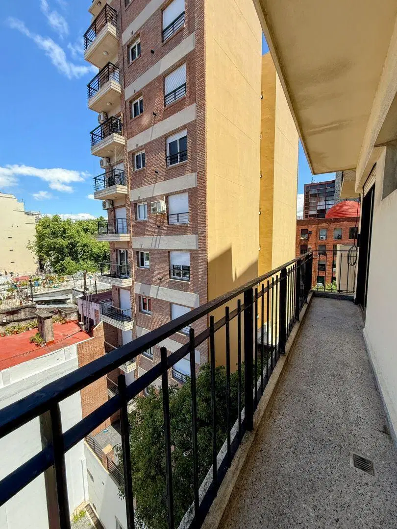 VENTA 3 AMB CON DEPENDENCIA ALMAGRO 2
