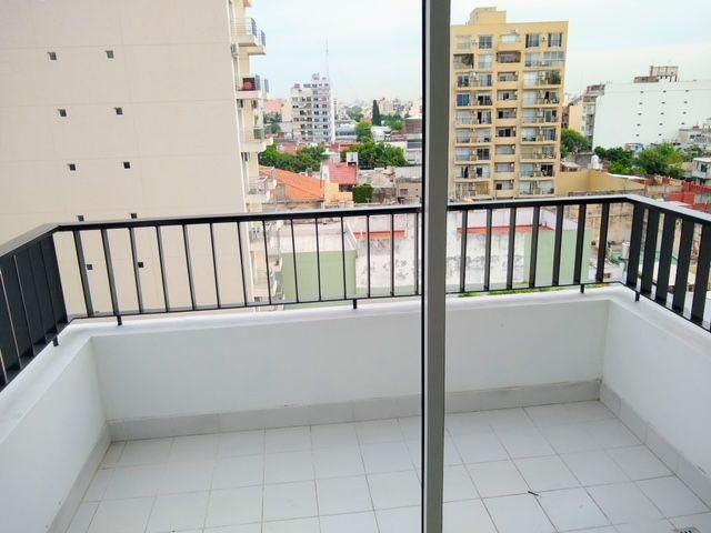 Foto de VENTA DOS AMBIENTES, APTO PROFESIONAL - FLORESTA, imagen 2