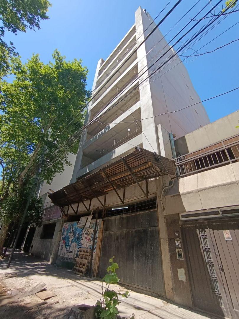 Empredimiento de 2 y 3 ambientes en semipisos en el corazon de almagro