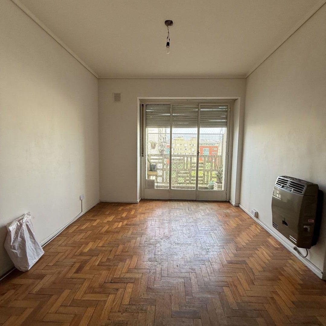 Foto de VENTA 3 AMB CON DEPENDENCIA APTO CREDITO - ALMAGRO, imagen 5