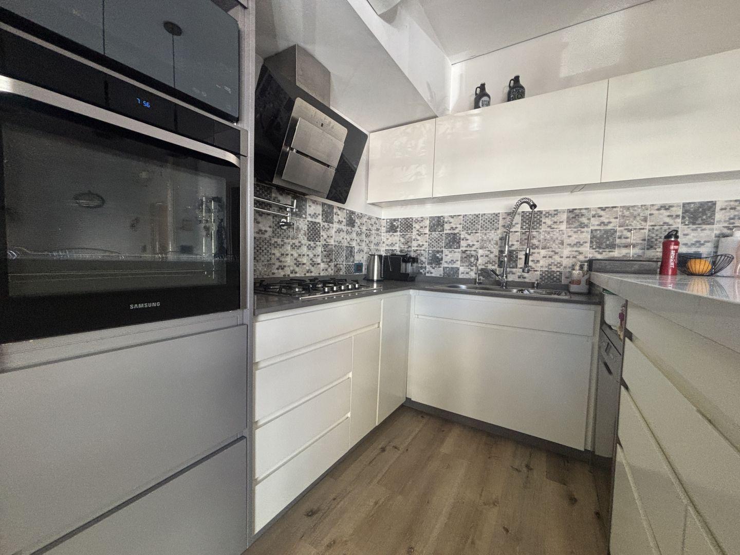 Foto de VENTA CASA TIPO PH 5 AMBiIENTES - BOEDO, imagen 3