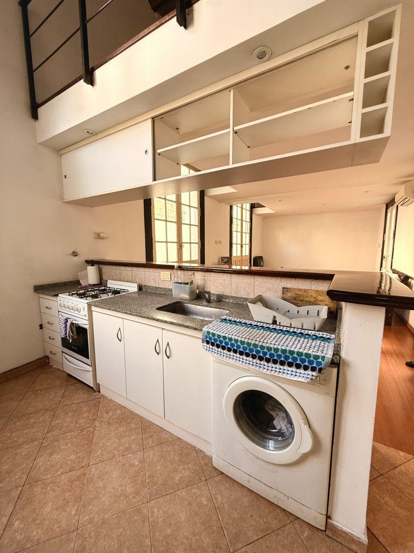 Foto de VENTA DEPARTAMENTO TIPO CASA 7 AMB- BALVANERA, imagen 1