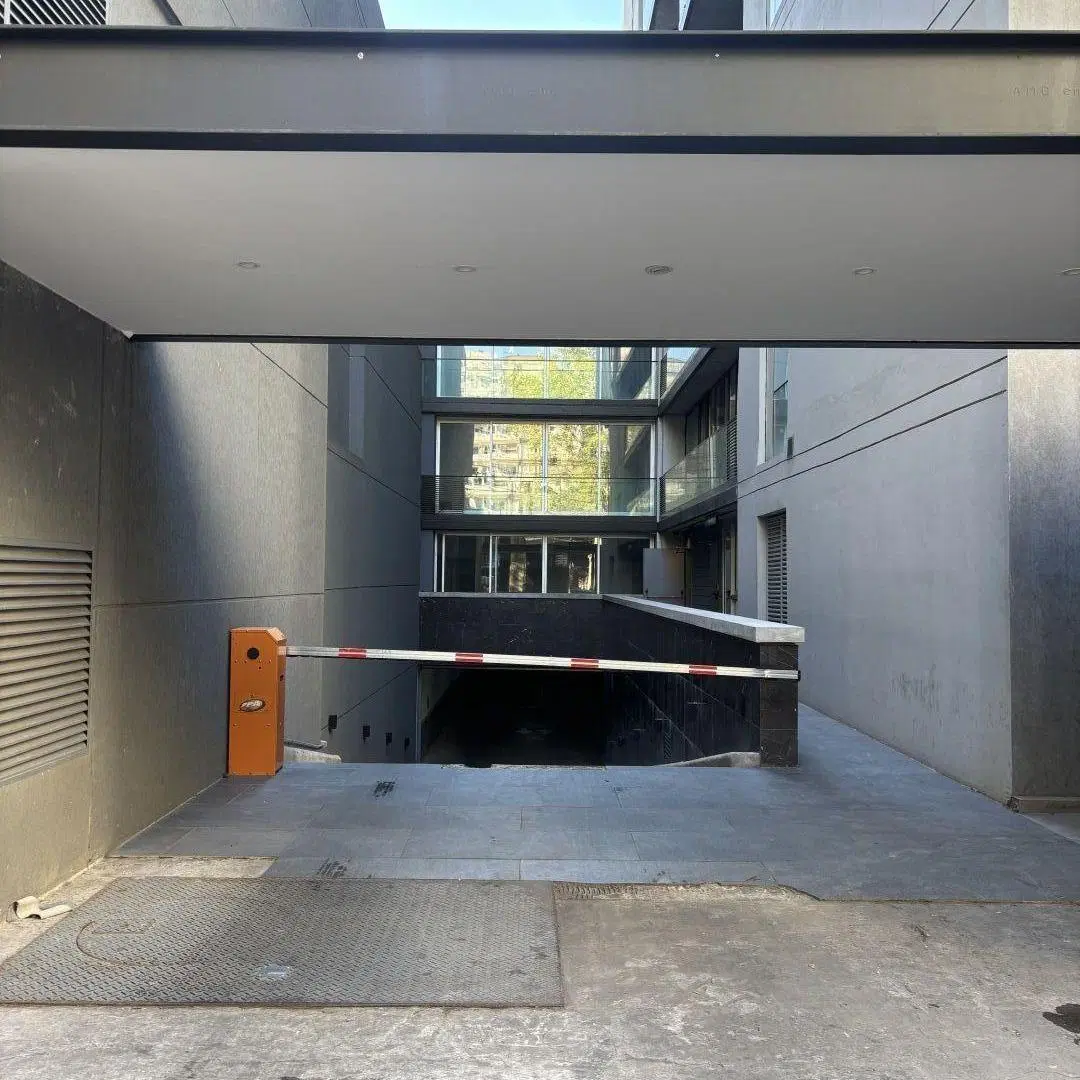 VENTA COCHERA ALMAGRO 8