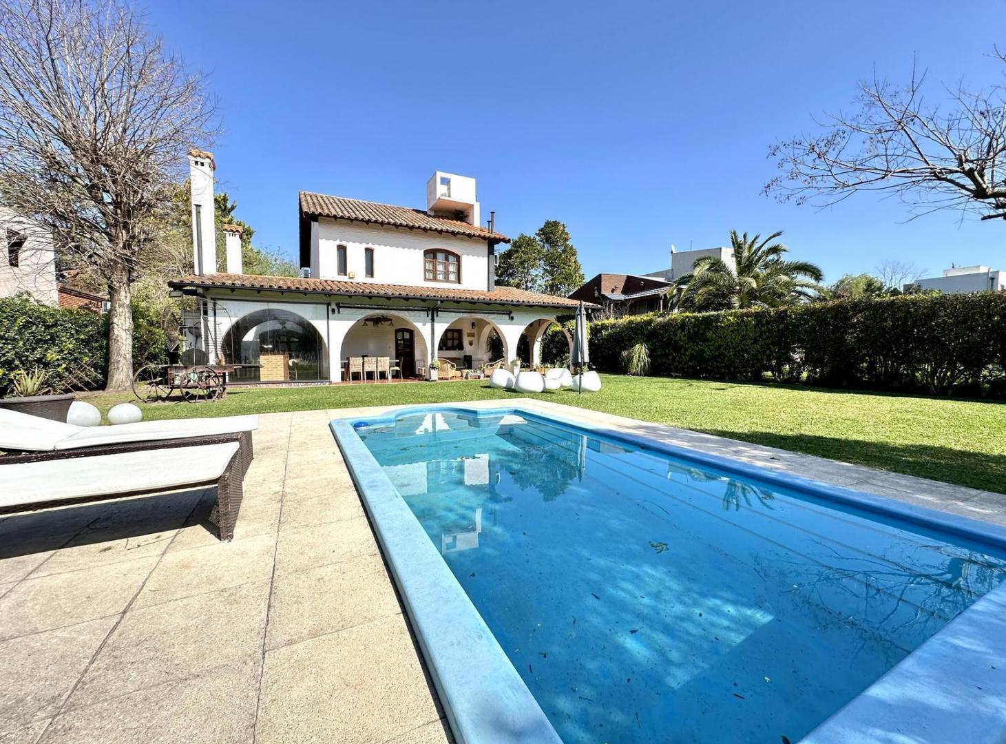 Venta casa 6 ambientes en el Rodal