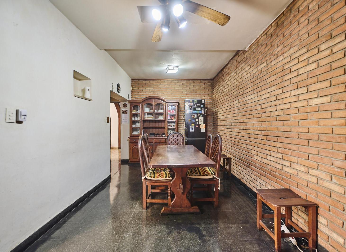 Venta Casa 5 ambientes Parque Chas