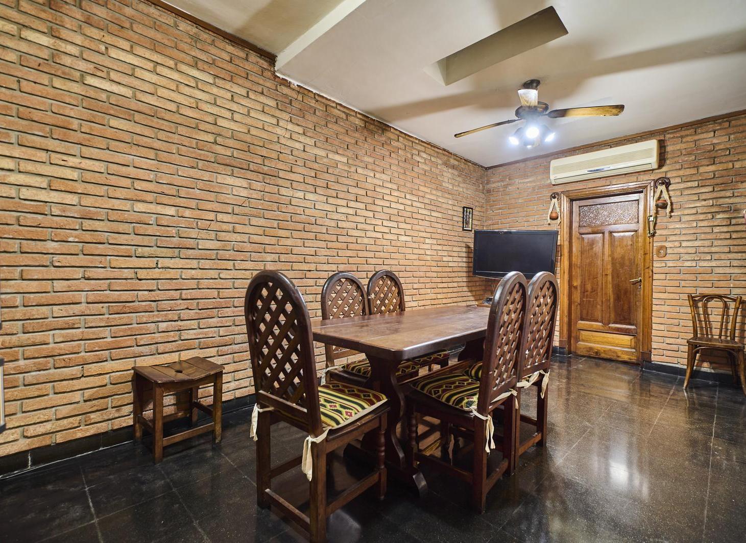 Venta Casa 5 ambientes Parque Chas