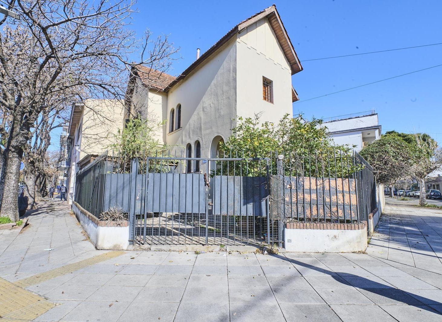 Venta Casa 5 ambientes Parque Chas