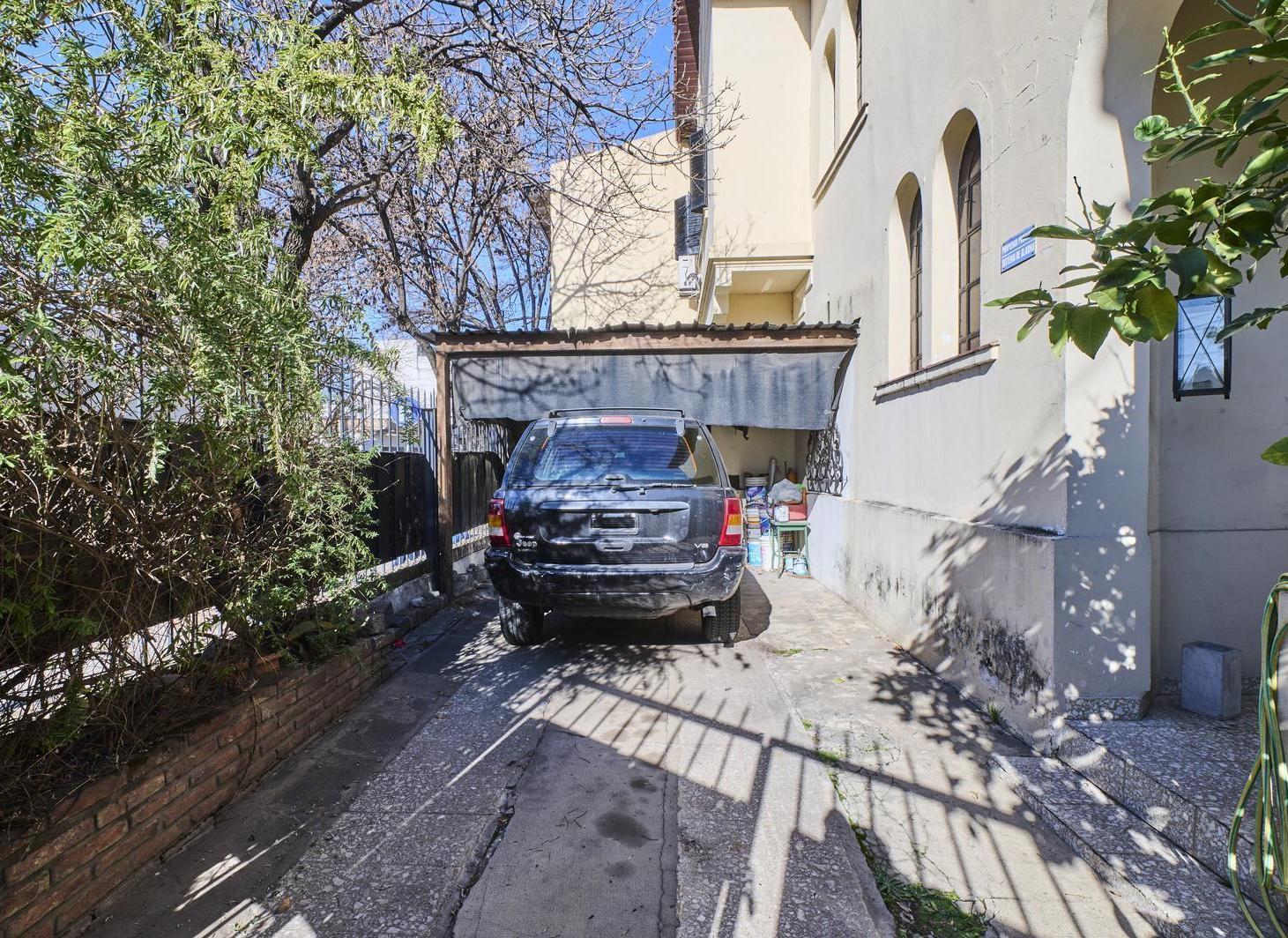 Venta Casa 5 ambientes Parque Chas