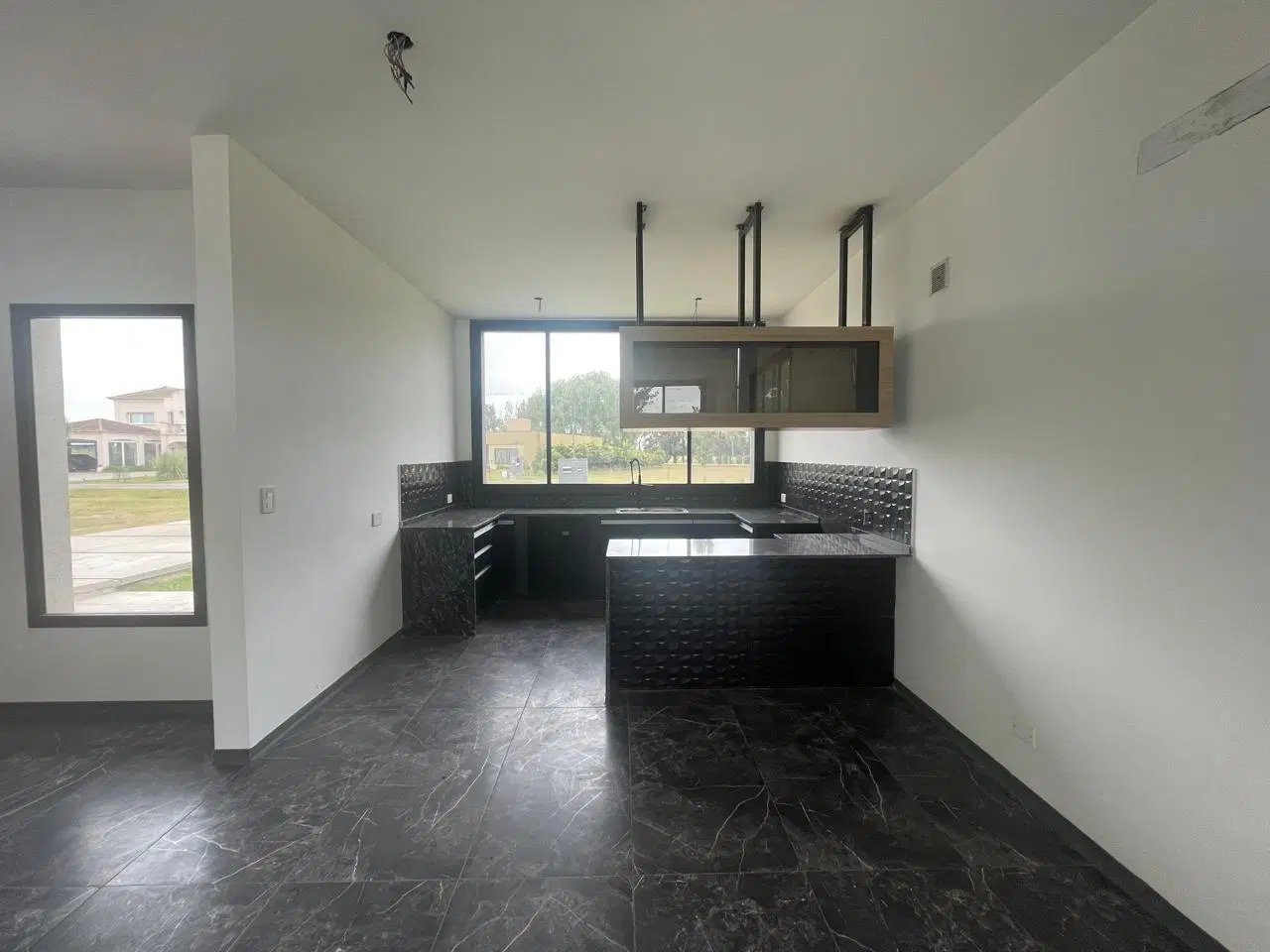 Venta Casa 4 Ambientes con Pileta, Suite y Gran Parque en La Magdalena 5