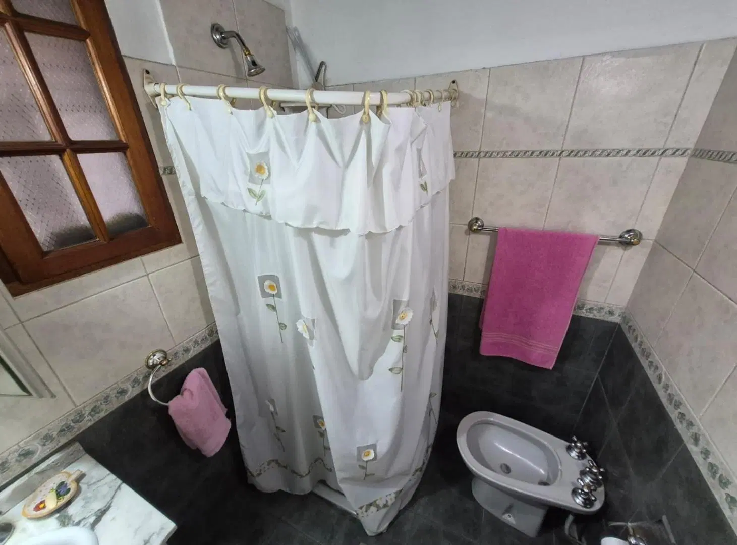 Venta Casa 3 ambientes con cochera en Banfield 4