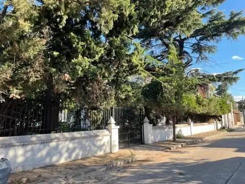 Foto de Venta Casa 5 ambientes en Villa Sarmiento, imagen 1