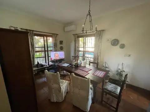 Foto de Venta Casa 5 ambientes en Villa Sarmiento, imagen 3
