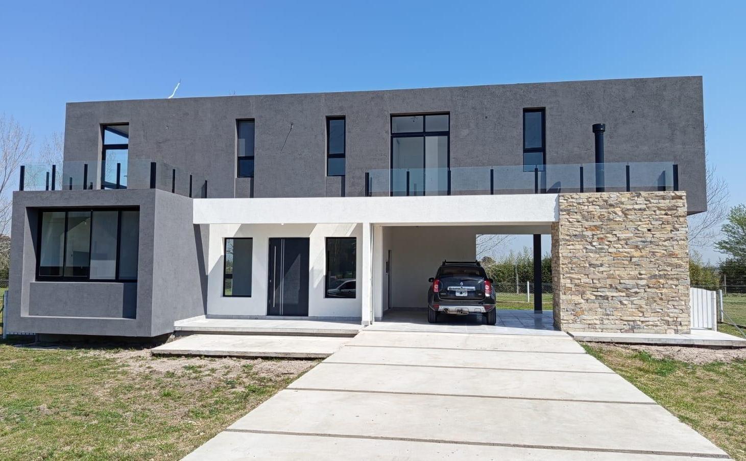 Foto de Venta Casa 4 Ambientes con Pileta, Suite y Gran Parque en La Magdalena, imagen 1