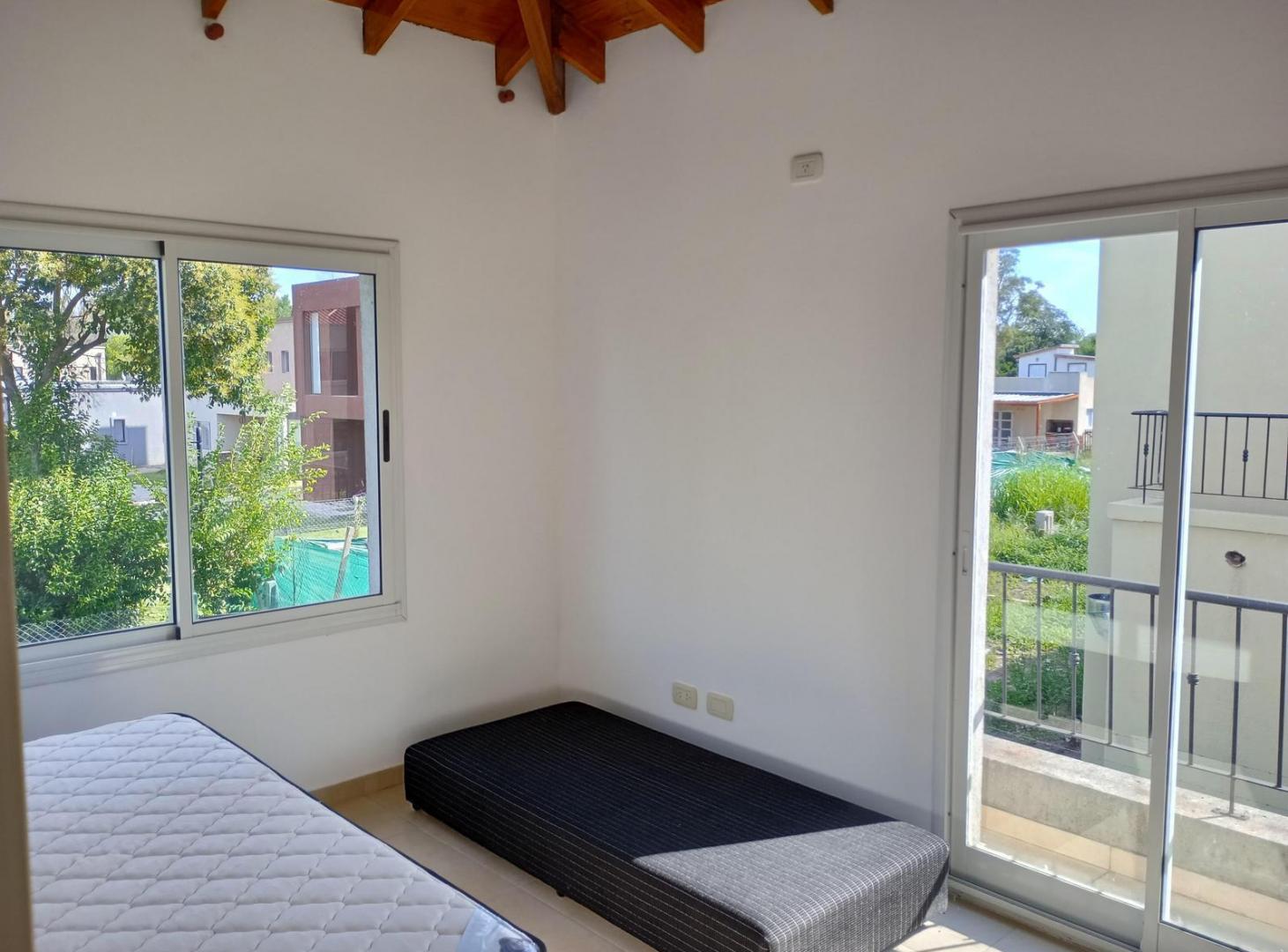 Foto de Venta Casa 4 ambientes en barrio La Angélica Pilar, imagen 3