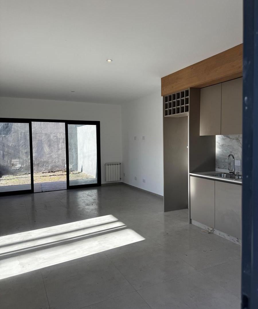 Foto de Venta Casa 3 Ambientes con cochera en Monte Grande, imagen 4