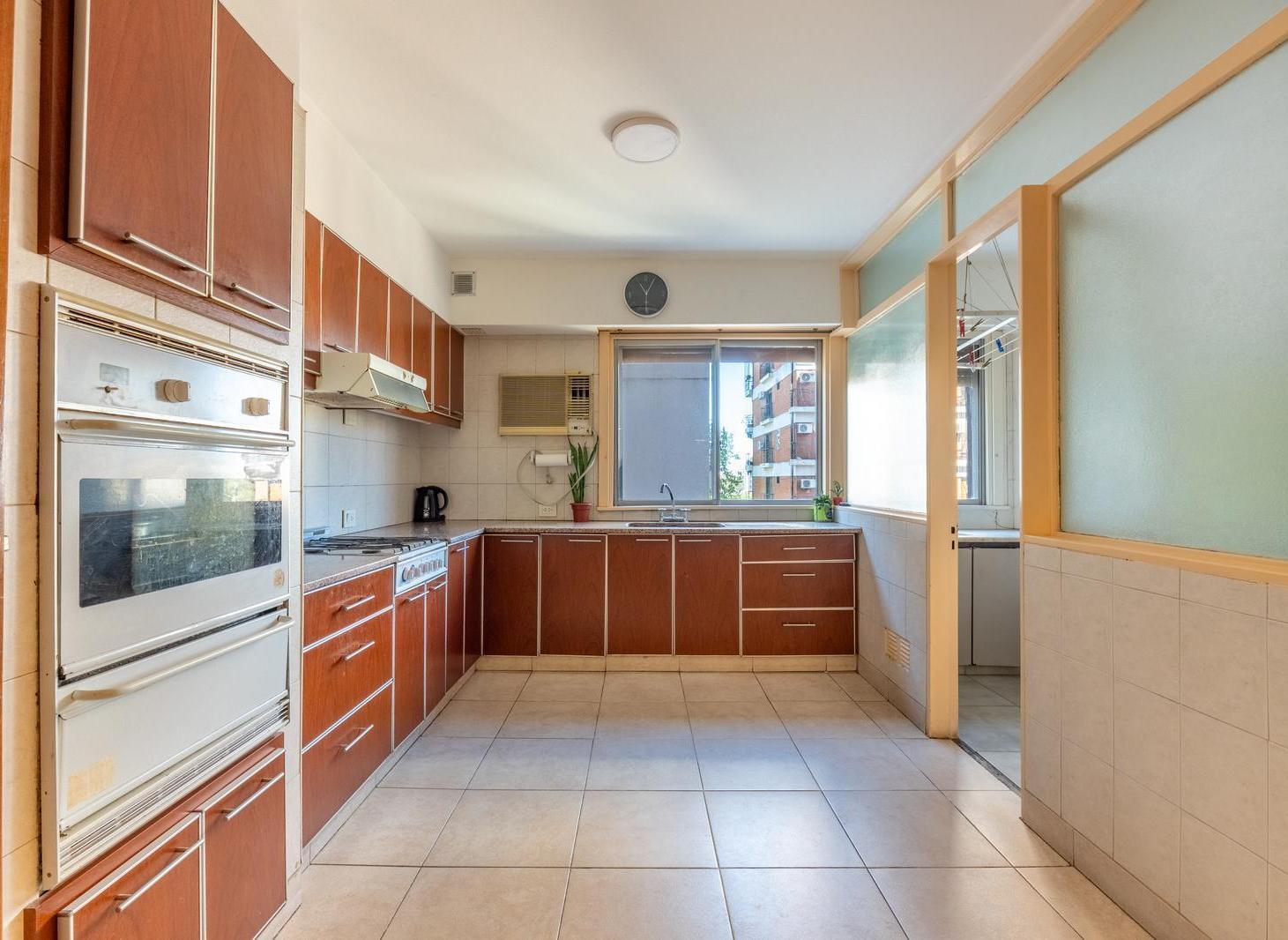 Foto de Venta Departamento 5 ambientes con Cochera y Seguridad en Belgrano R, imagen 5