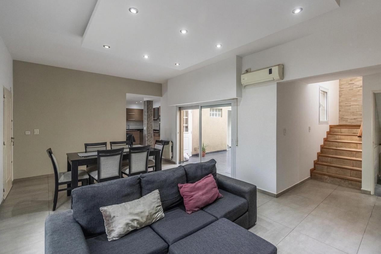 Foto de Venta Casa 5 Ambientes en Liniers, imagen 2