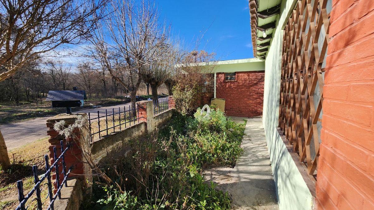 Foto de ¡¡¡ OPORTUNIDAD EN VILLA GIARDINO !!! Casa con departamento, sobre Ruta, imagen 3