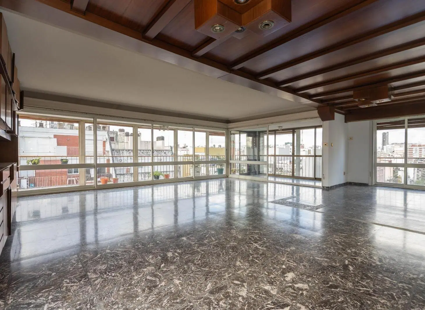 ESPECTACULAR SEMPISO DE 200M2 EN TORRE 5AMB C/DEP Y 2 COCH EN PISO ALTO CON VISTA ABIERTA 1