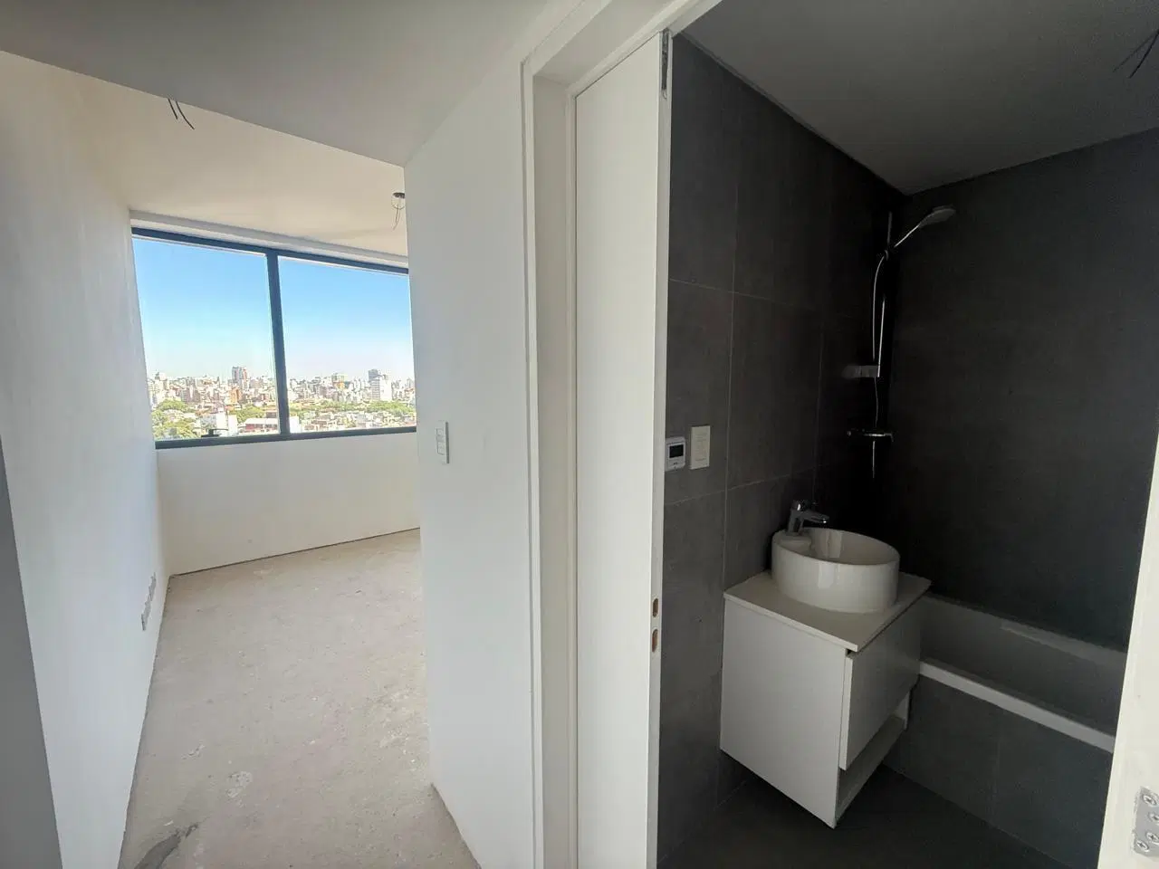 QUANTUM BELLINI - VENTA DEPARTAMENTO 3 AMBIENTES CON 2 BAÑOS AL CONTRA FRENTE 5