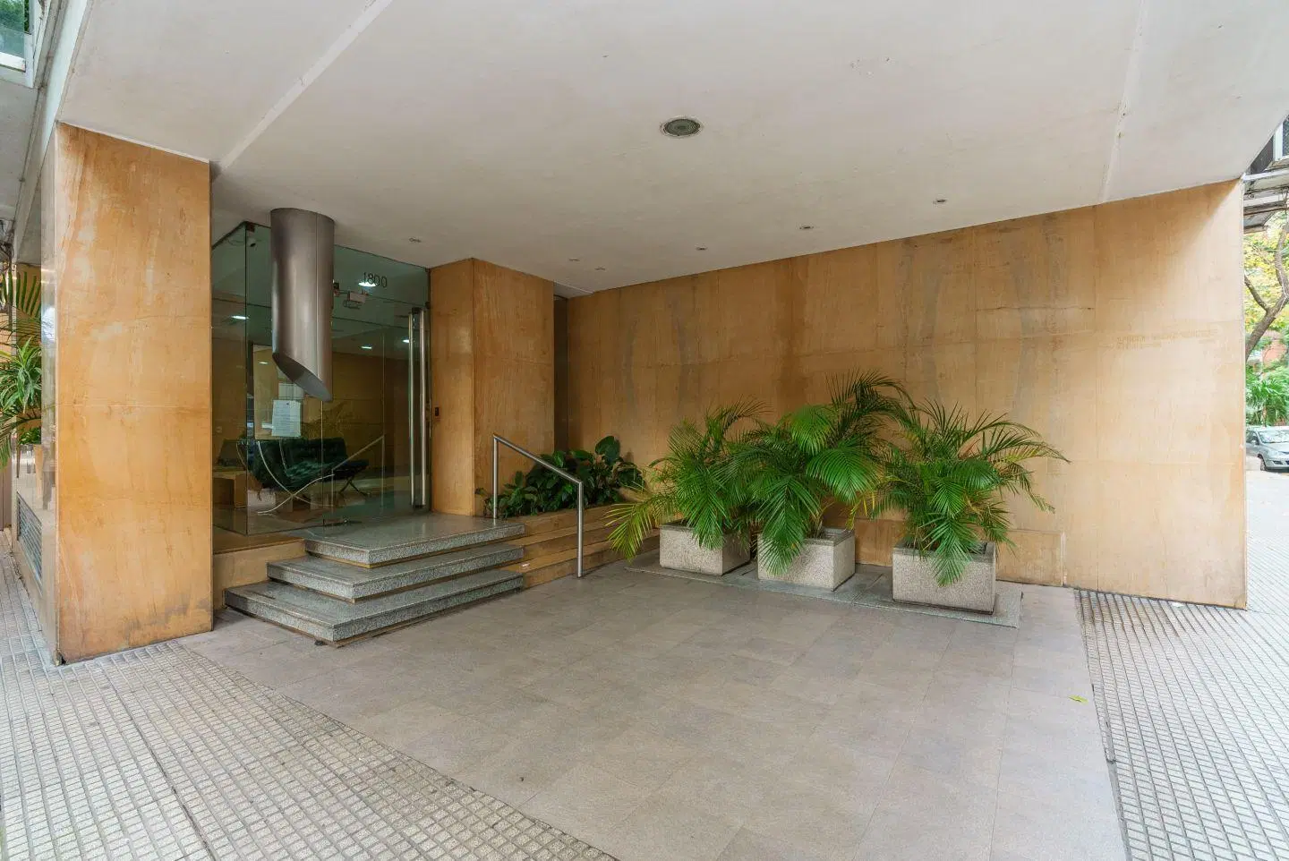 Venta departamento 3 amb c/dependencia, cochera y baulera en Las Cañitas 3